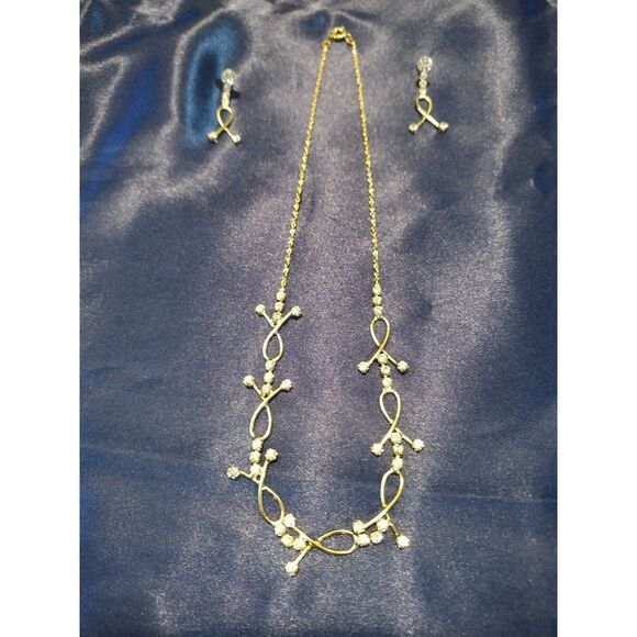 Gold Tone Crystal Bowknot Loop Necklace Earrings Jewelry Set - Picture 2 of 4